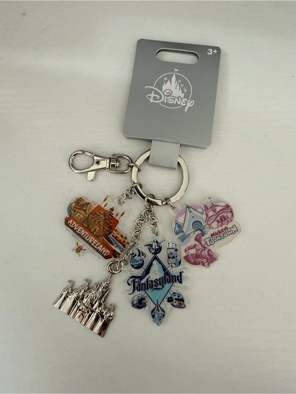 Disneyland Keychain - Picture 2 of 2